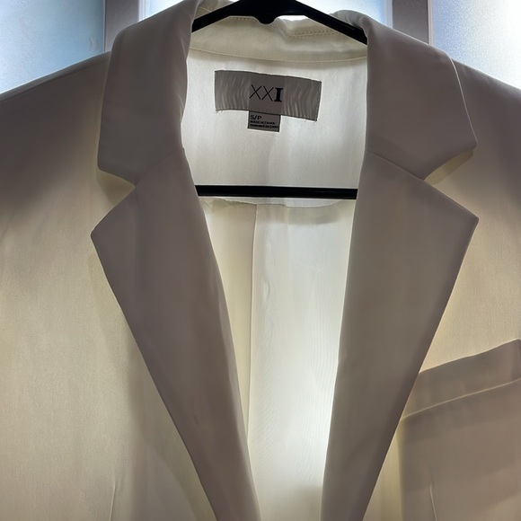 Forever 21 white jacket - Picture 2 of 2